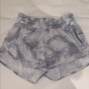 lululemon tracker shorts